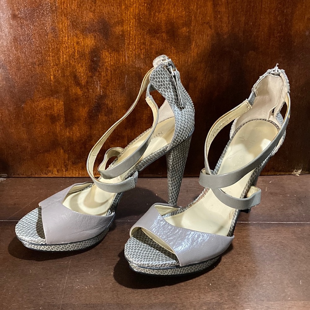 Nine West stilettos sz 6